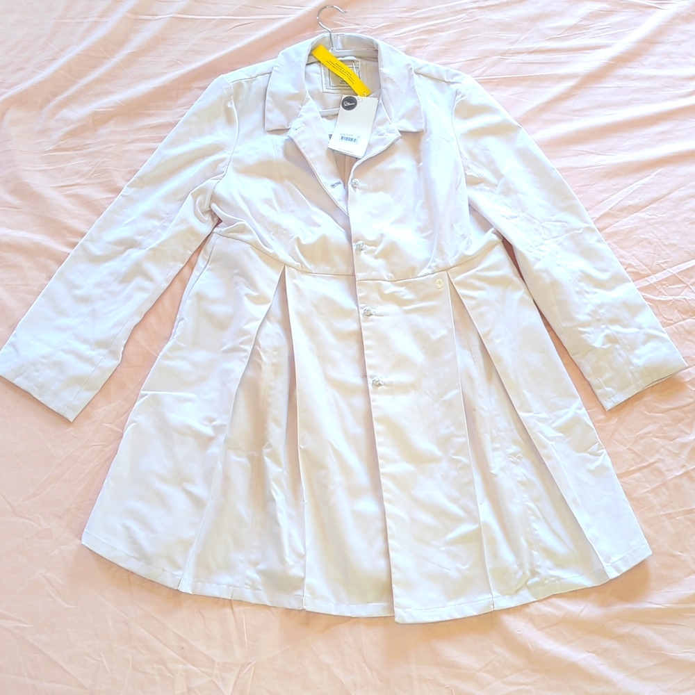 Figs NWT Thika Pleated Lab Coat White XL